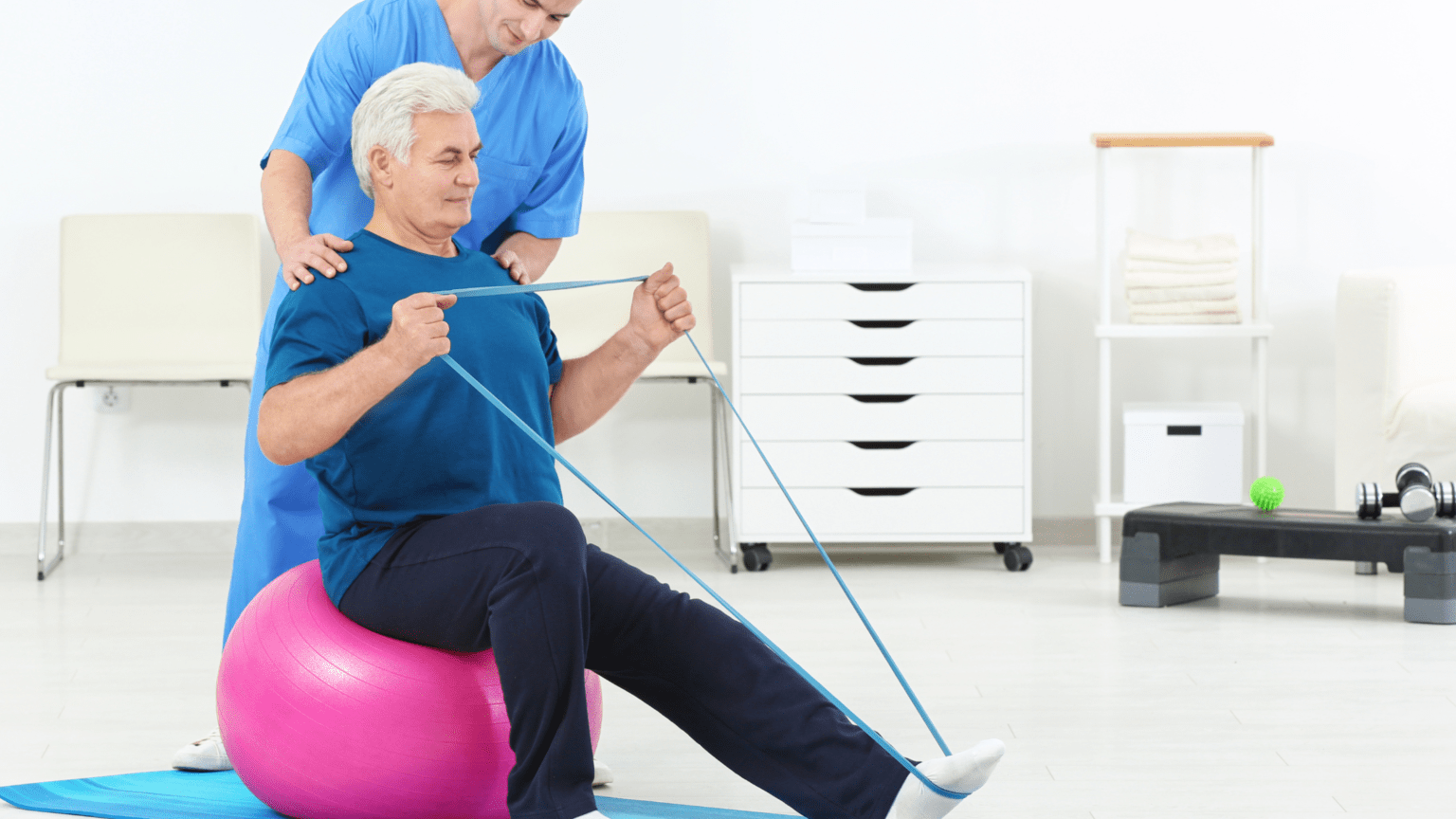 Ventajas de la fisioterapia en la tercera edad | EmSALUD
